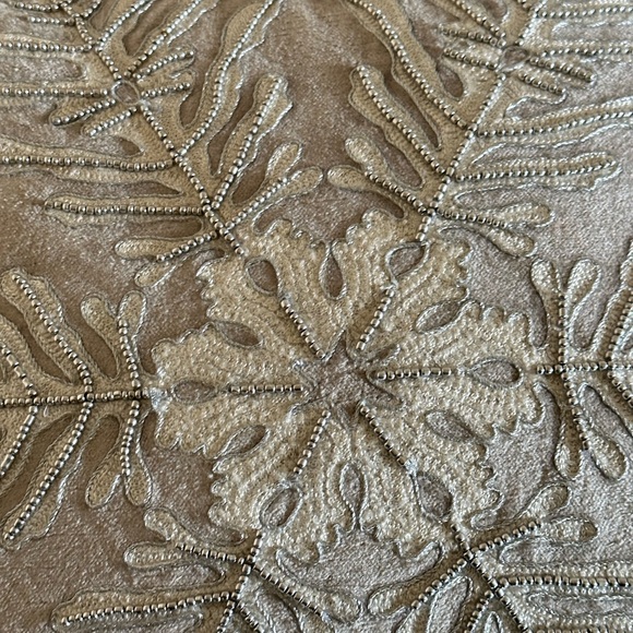 Cynthia Rowley Accent Pillows - Picture 8 of 8